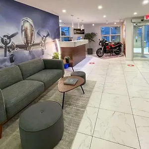 Clarion Pointe Airport Hotel